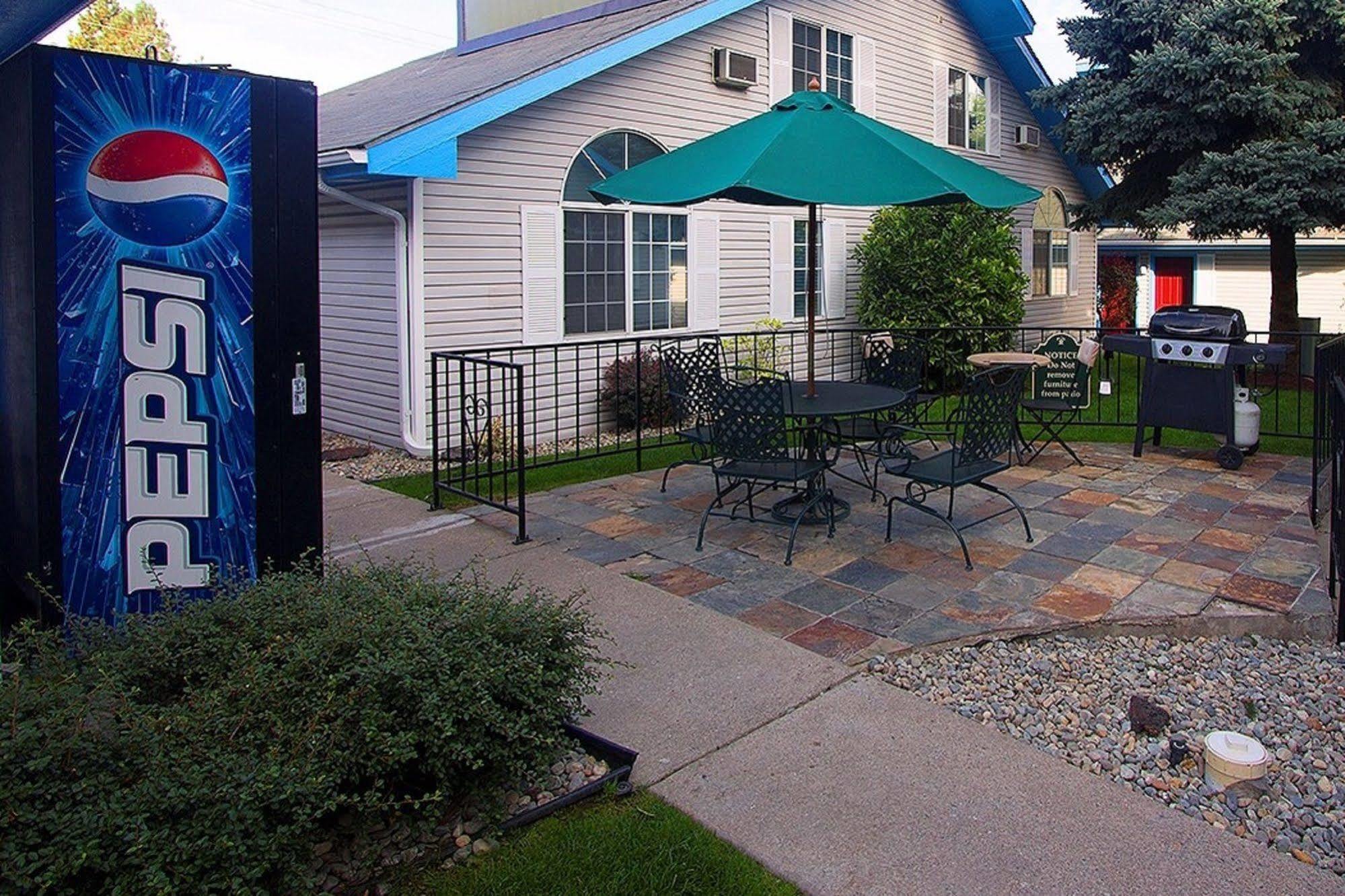 Turning Leaf Townhome Suites Fairwood Exterior photo