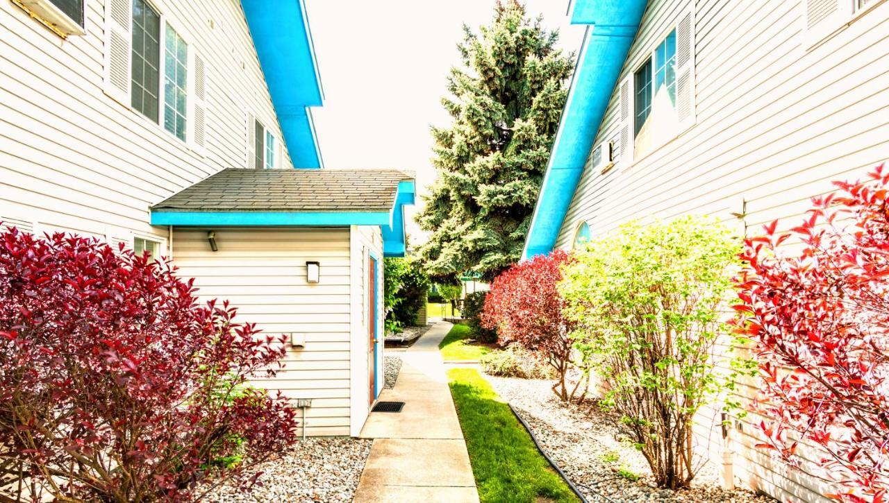 Turning Leaf Townhome Suites Fairwood Exterior photo